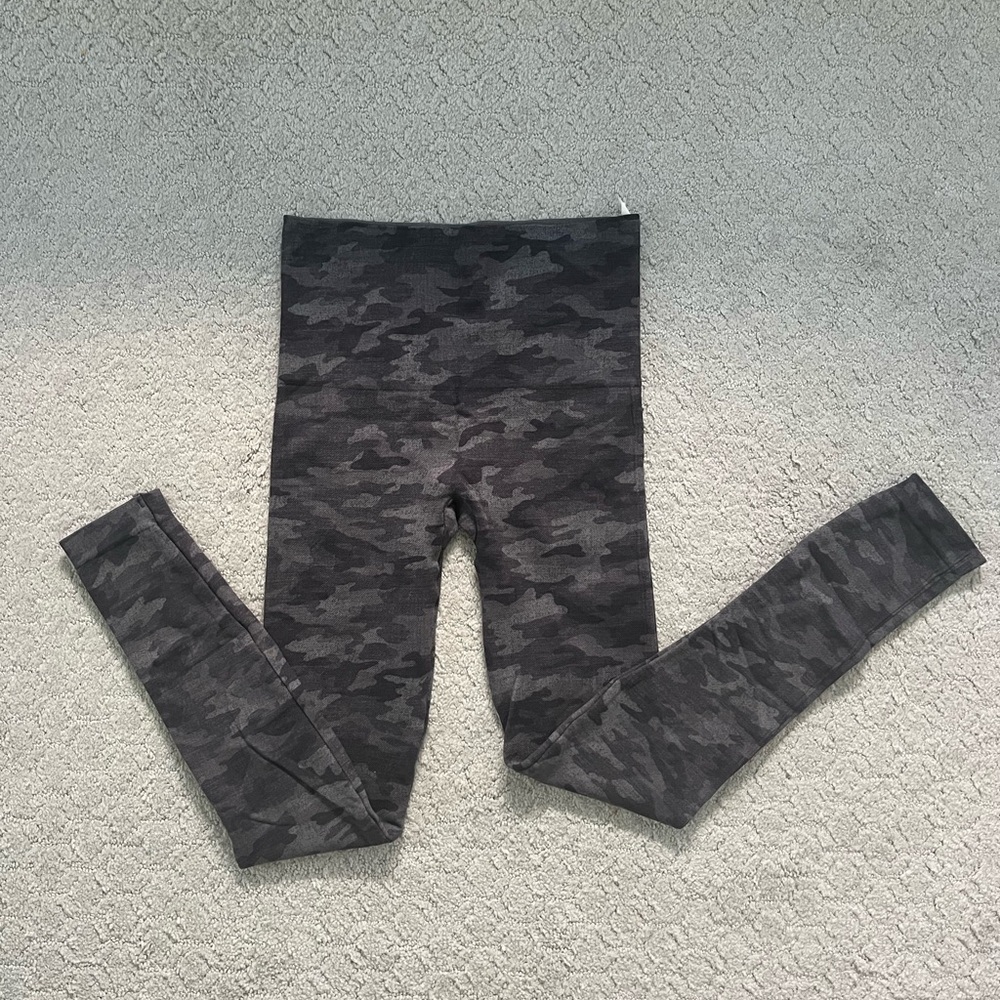 Spanx Gray Camo Leggings